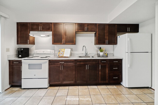 Newly renovated kitchens - Overlook Manor Townhomes