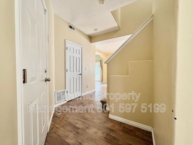 Photo - 3141 Alsace Way