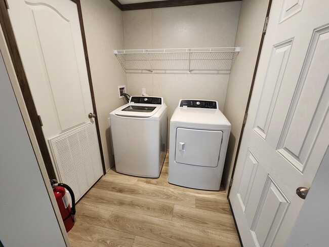 Photo - 855 W Jefferson St