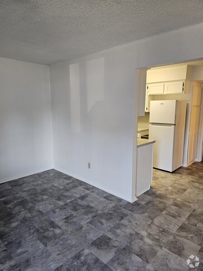 Building Photo - 990 Shady Brook Drive Unit C Rental