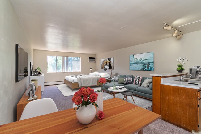 1033 Downing Apartments