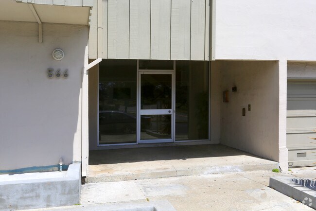 Entrance - Clarinada Apartments