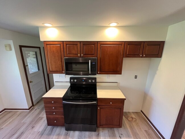 Photo - 7080 Millikin Rd