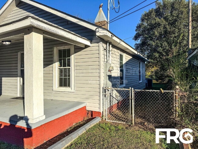 Photo - 914 Seaboard St