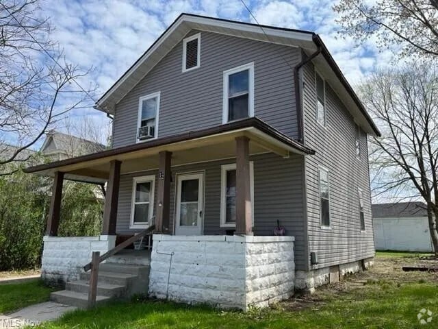 Front view - 12 Monroe Ave Rental