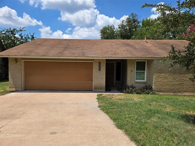Photo - 6704 Clubway Ln House