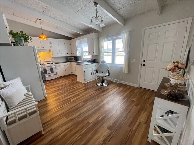 Photo - 4292 Clover St