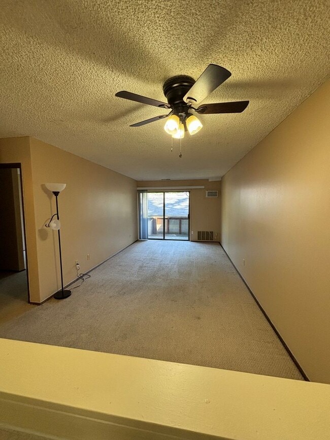 Photo - 1 bedroom Condo near Washington Square Mall with seasonal outdoor pool!!