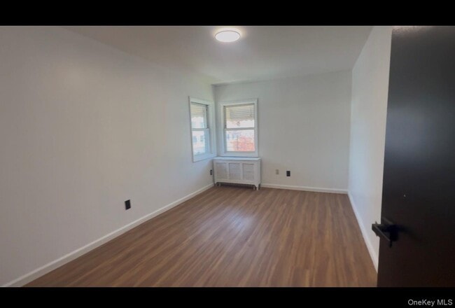 Photo - 3523 Laconia Ave