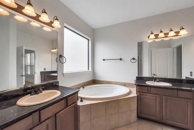 Building Photo - 1335 Studer St