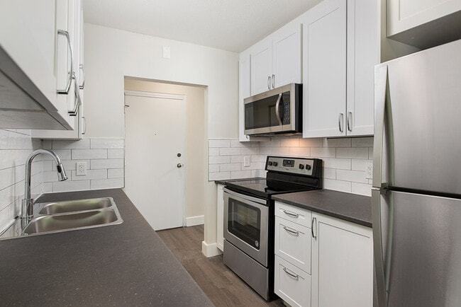 Photo - 470 Wellington St N