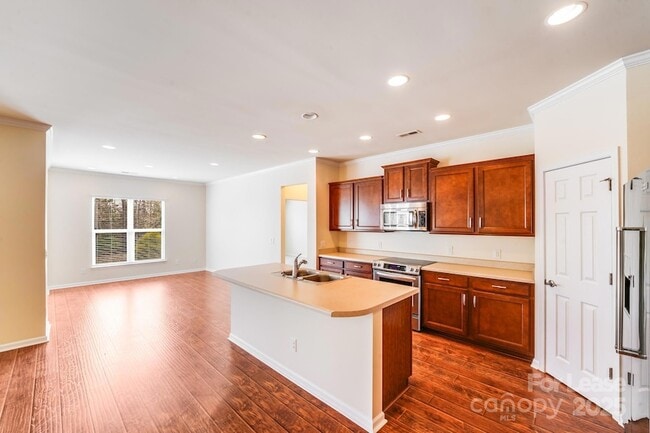 Photo - 7012 Kitty Hawk Ln