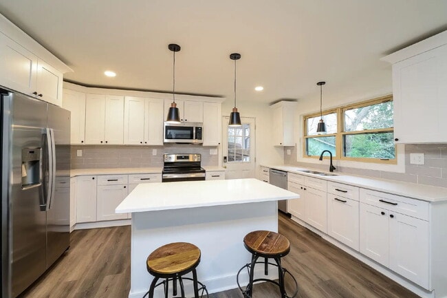 Photo - Available Fall Semester or Short Term rental!