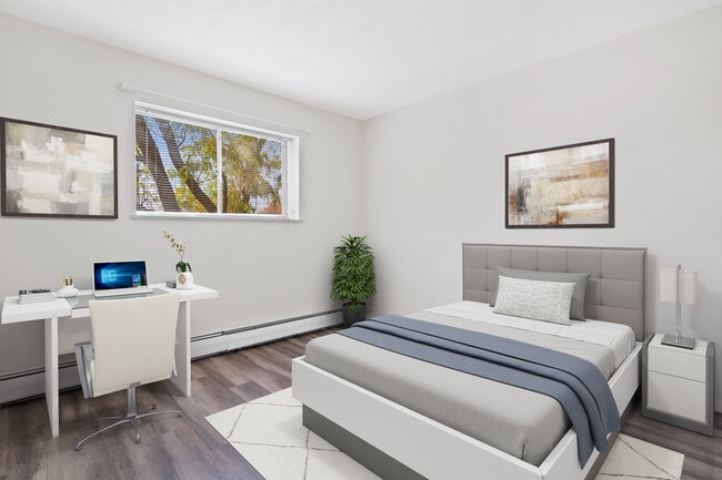 Photo - Riverview Square