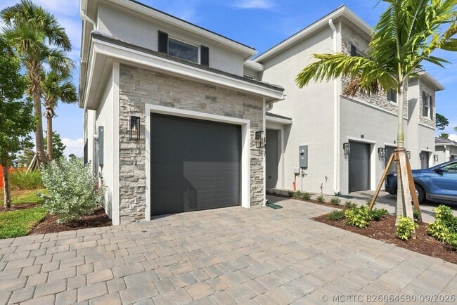 147 Lakeside Lndg Ct