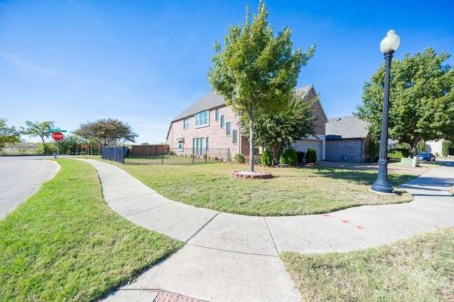 Photo - 7603 Bridge Water Cir