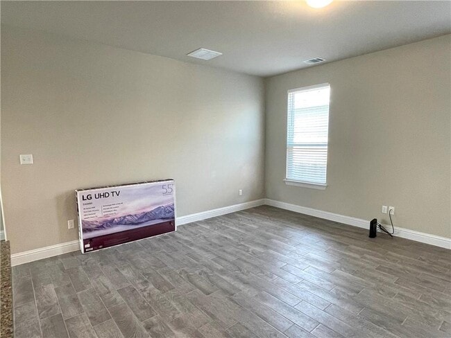 Photo - 148 River Hills Dr