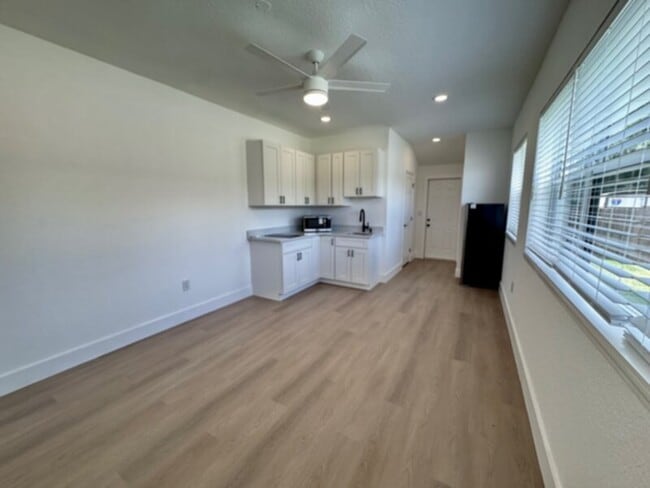 Photo - Beautiful Renovated Studio with All Utilities Included!