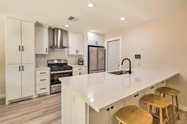 Photo - 6204 Wagon Bend