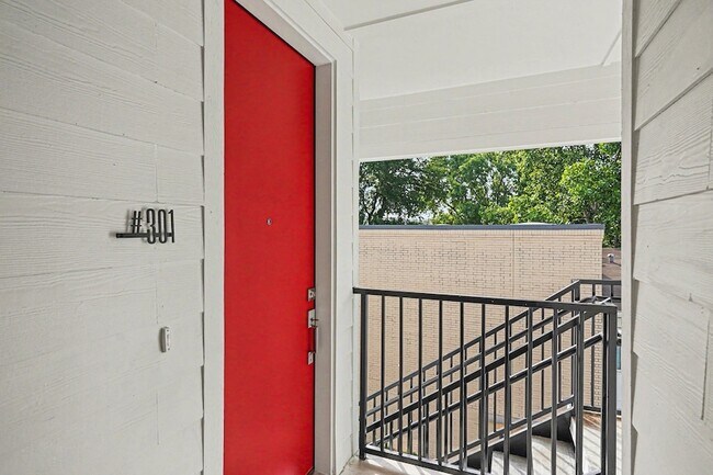 Photo - 2217 N Fitzhugh Ave Unit 301