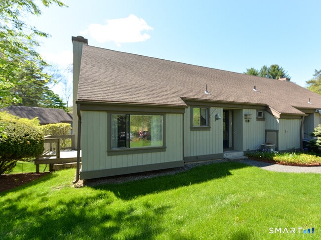Building Photo - 548 Heritage Vlg Unit A