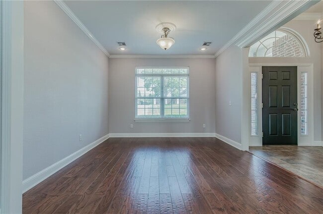 Photo - 110 W Champions Blvd