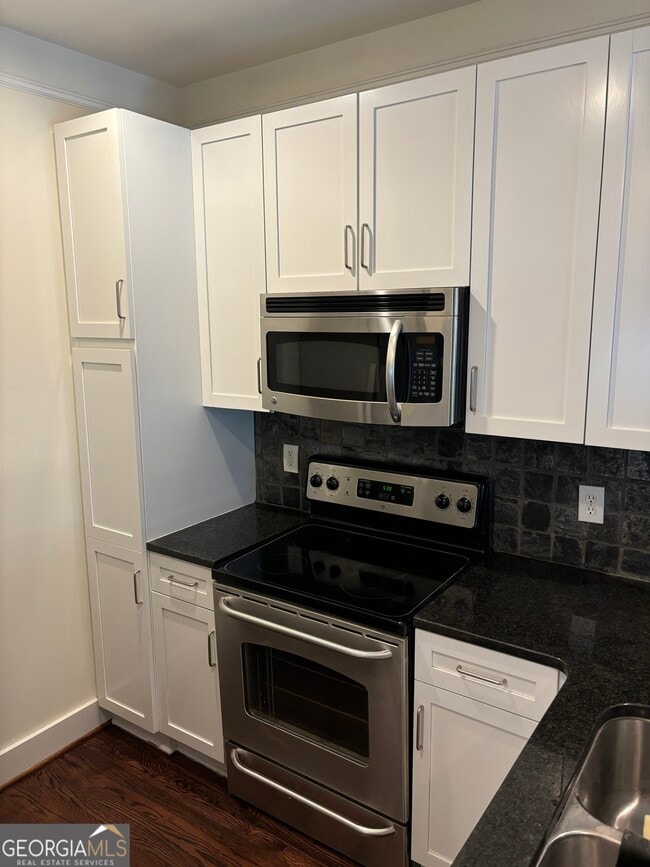 Photo - 221 Semel Cir NW