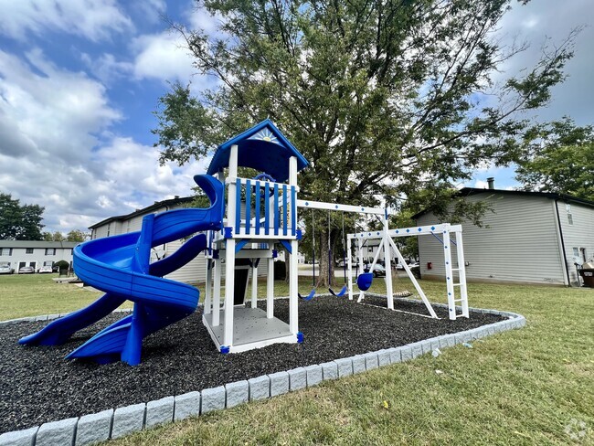 Building Photo - Crestbrook Meadows Townhomes