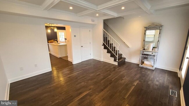 Building Photo - 417 Burbank St SE