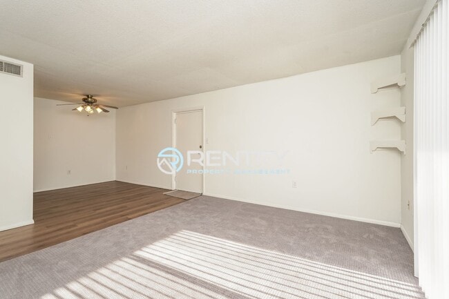 Photo - 2205 Sunderland Rd