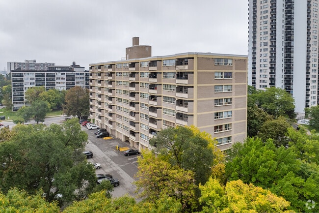 48 Grenoble Drive
