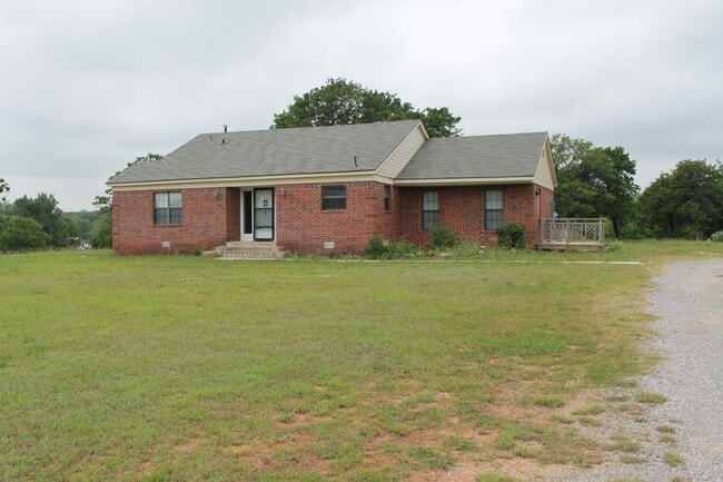 Building Photo - 1+ Acre - Choctaw-Nicoma Park Cutie!