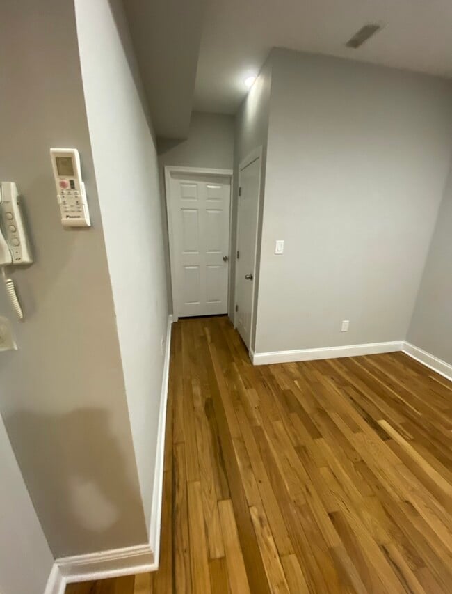 Photo - 1607 W Diamond St Unit 1f