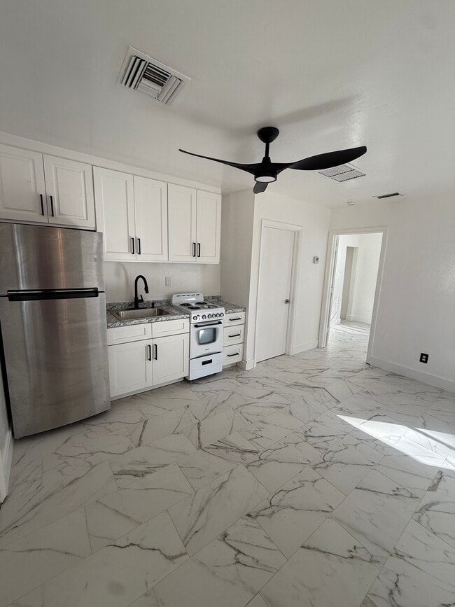 Photo - 1290 Highlands Dr Unit 3