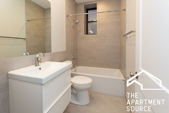 Photo - 3525 N Wilton Ave Unit 1F
