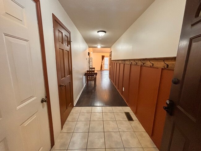 Photo - 710 S Shore Ct