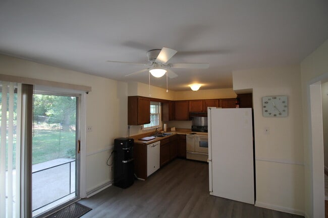 Photo - 2906 Brigadoon Pkwy