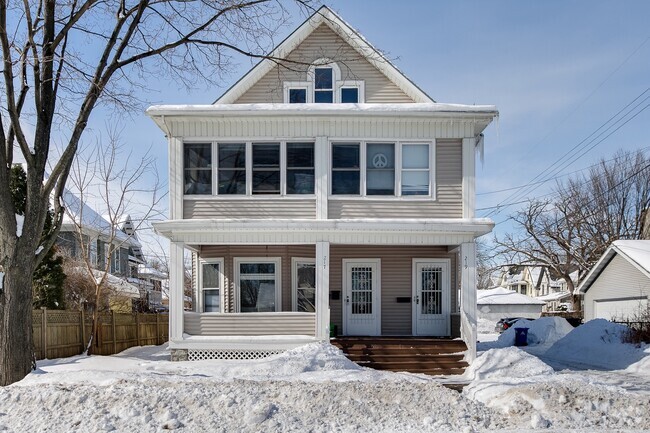 Building Photo - Griggs Duplex Rental
