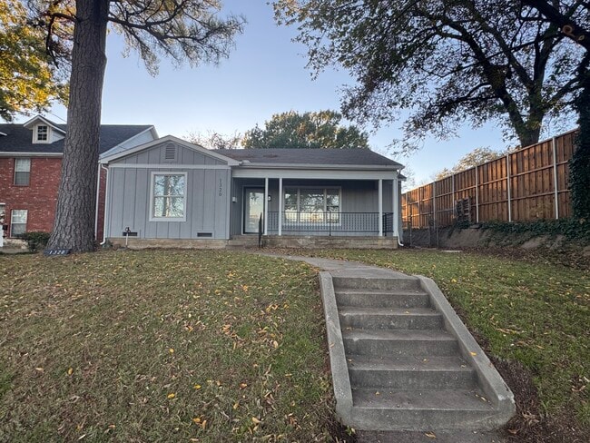 Photo - 1320 N Travis St