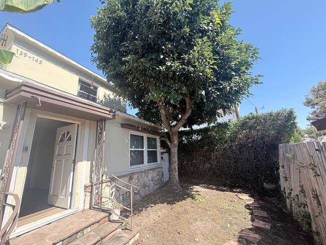 139-145 N. Harper Ave