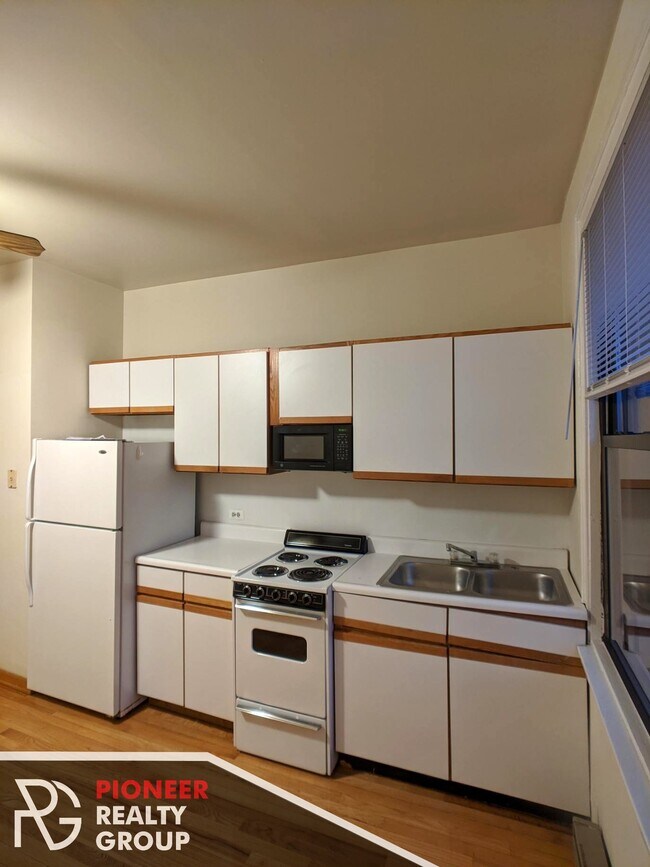 Photo - 633 W Barry Ave Unit 401