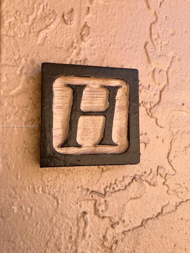 Building Photo - 601 Cypress Lake Blvd Unit H14