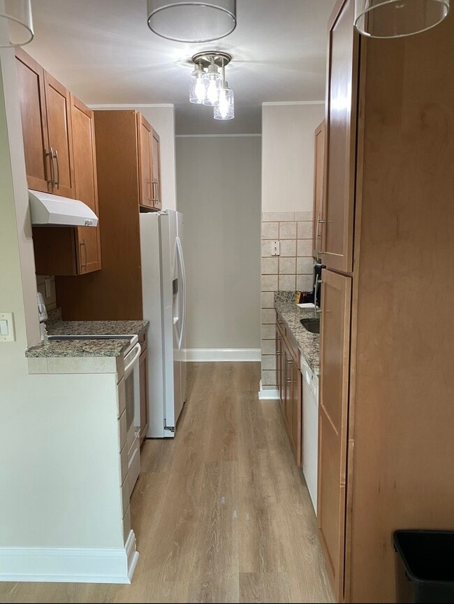 Photo - 17 Balance Rock Rd Unit 2