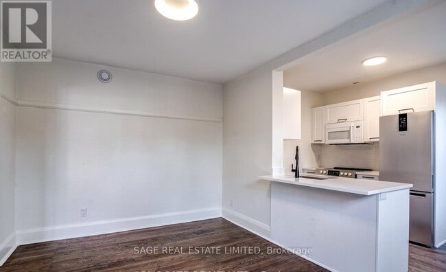 Photo - 48 Lawton Blvd