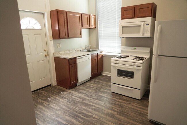 Building Photo - 3225 Bishop St Unit 3225-01