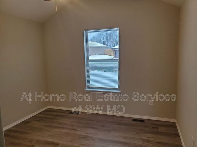 Photo - 624 S Southgate Dr