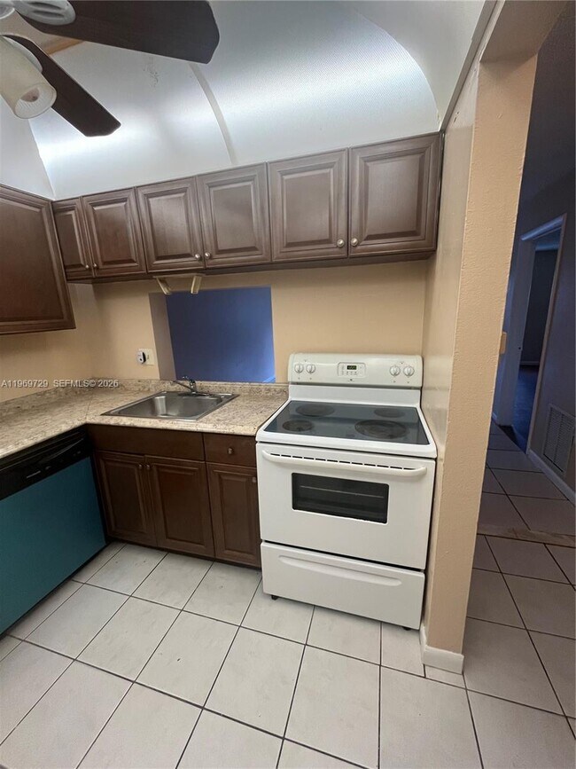 Photo - 2800 NW 56th Ave Unit E104