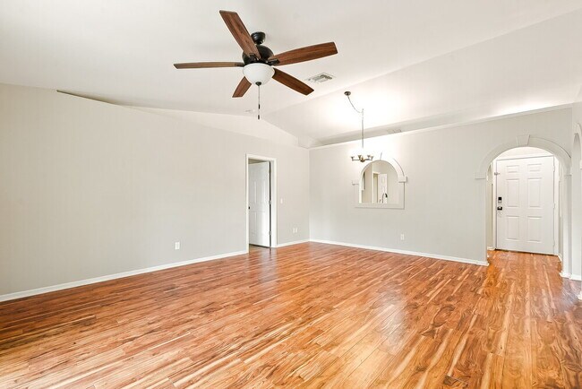 14550 Greydale Cir