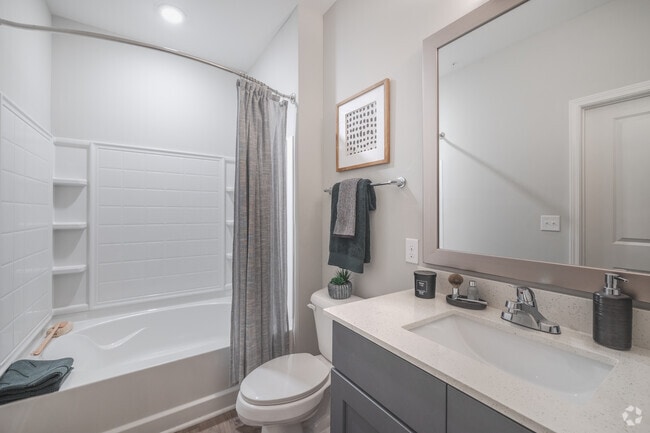 Palmetto - Secondary Bathroom