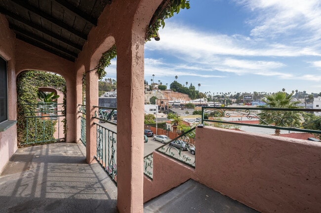 Photo - 941 N. Vendome St.